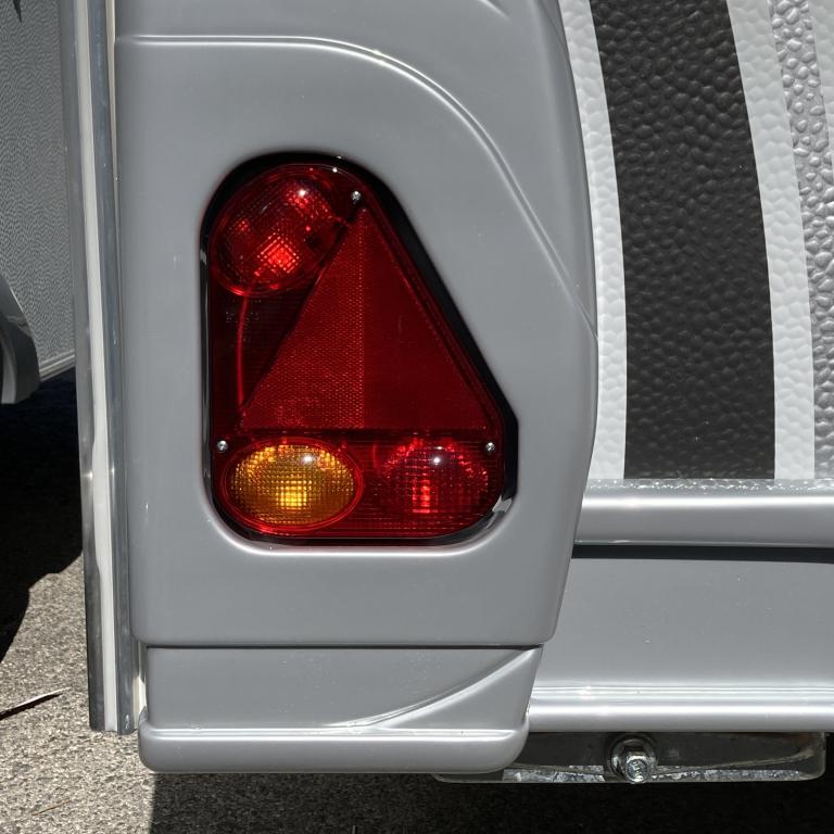 Piloto trasero izq Across <br>ref: 60560