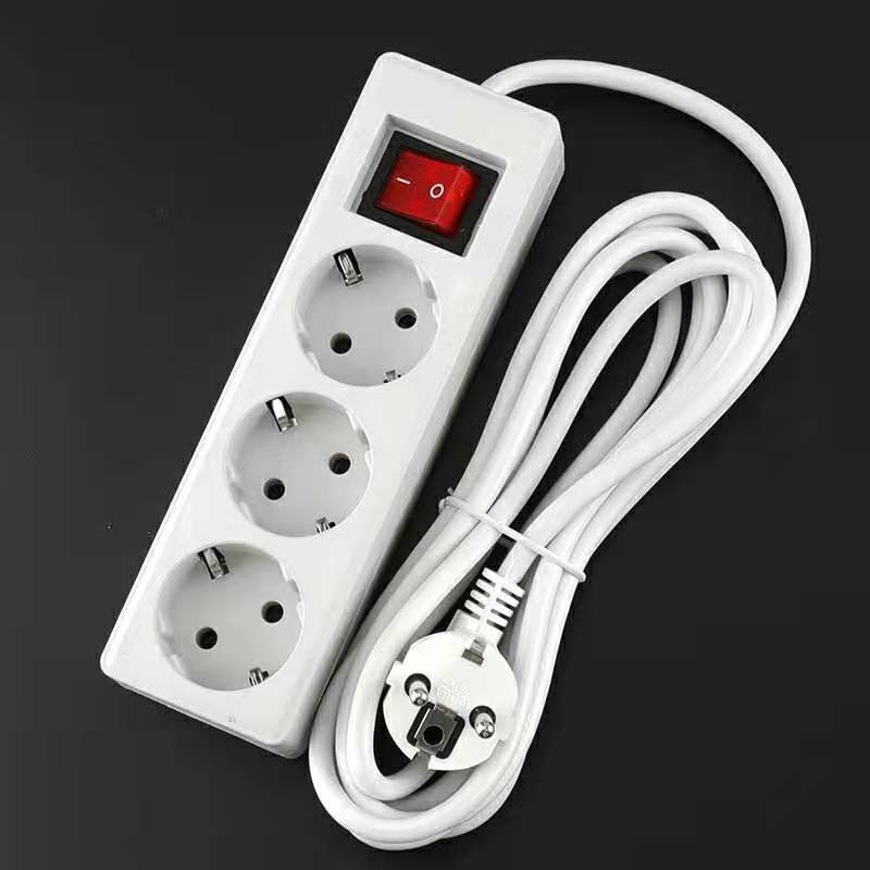 Regleta blanca 3 tomas cable 3 x1,5 mm c/interruptor- 3m. de cable<br>ref: 60007